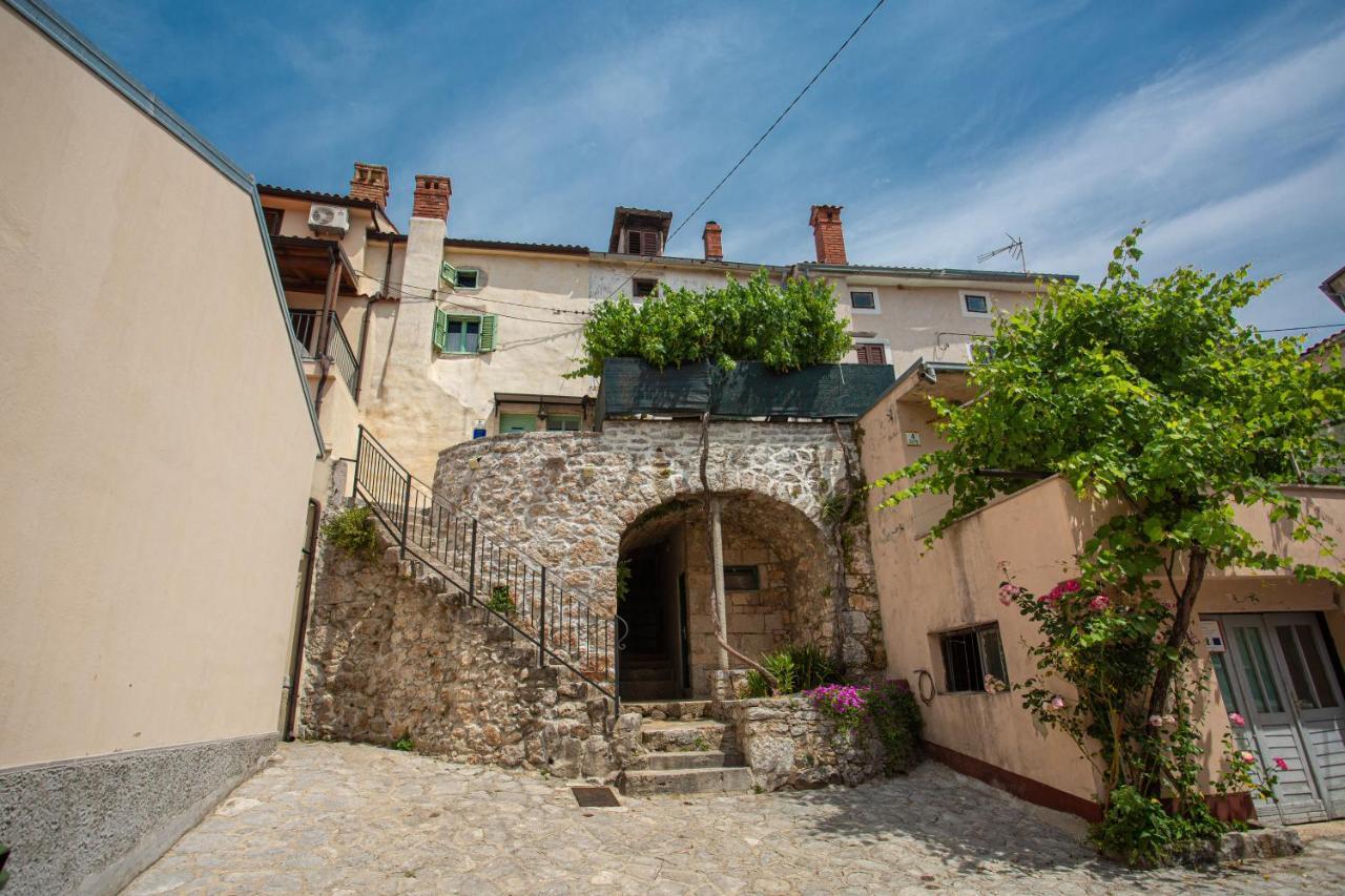 Parona Holiday Home Vrbnik Dış mekan fotoğraf